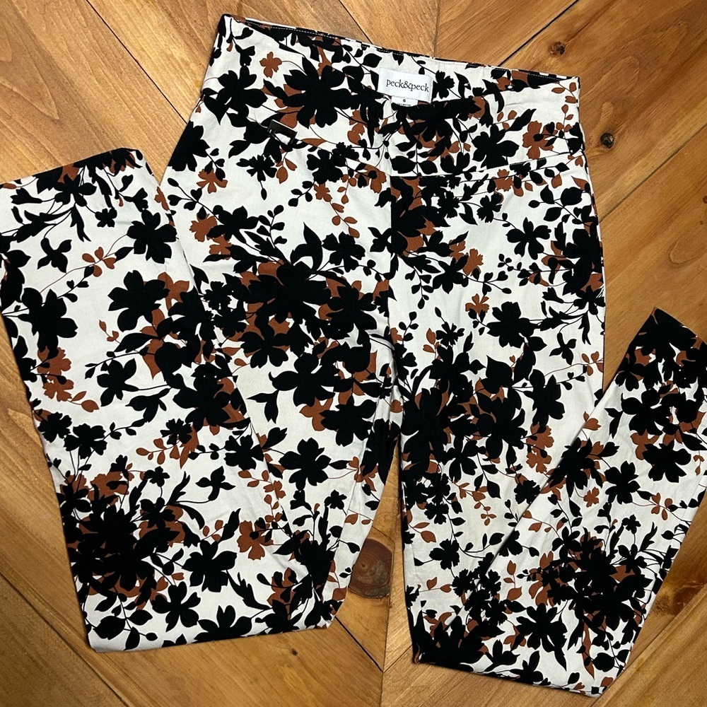 Peck and Peck pull on pants leaf print size 6 - image 1